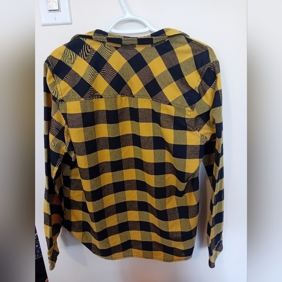 Bluenotes Ladies Classic Fit Long Sleeves Yellow Plaid Button Up Shirt Size L - Picture 4 of 7